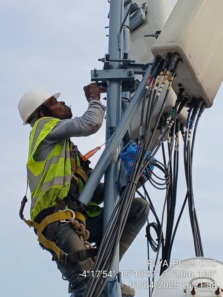 Installation des équipements télécom sur les bâtiments à Kinshasa