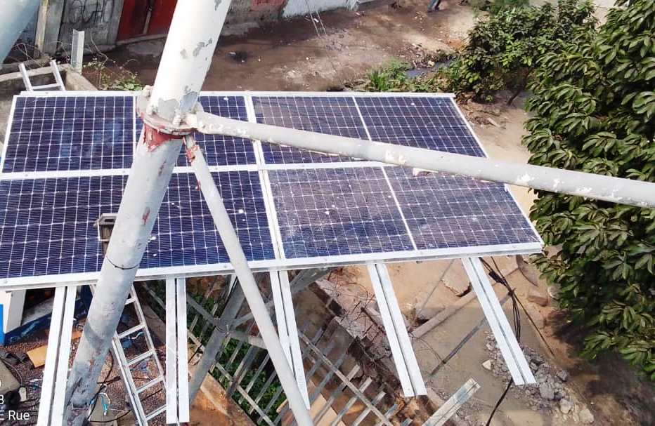 Installation des panneaux solaires thumbnail 3
